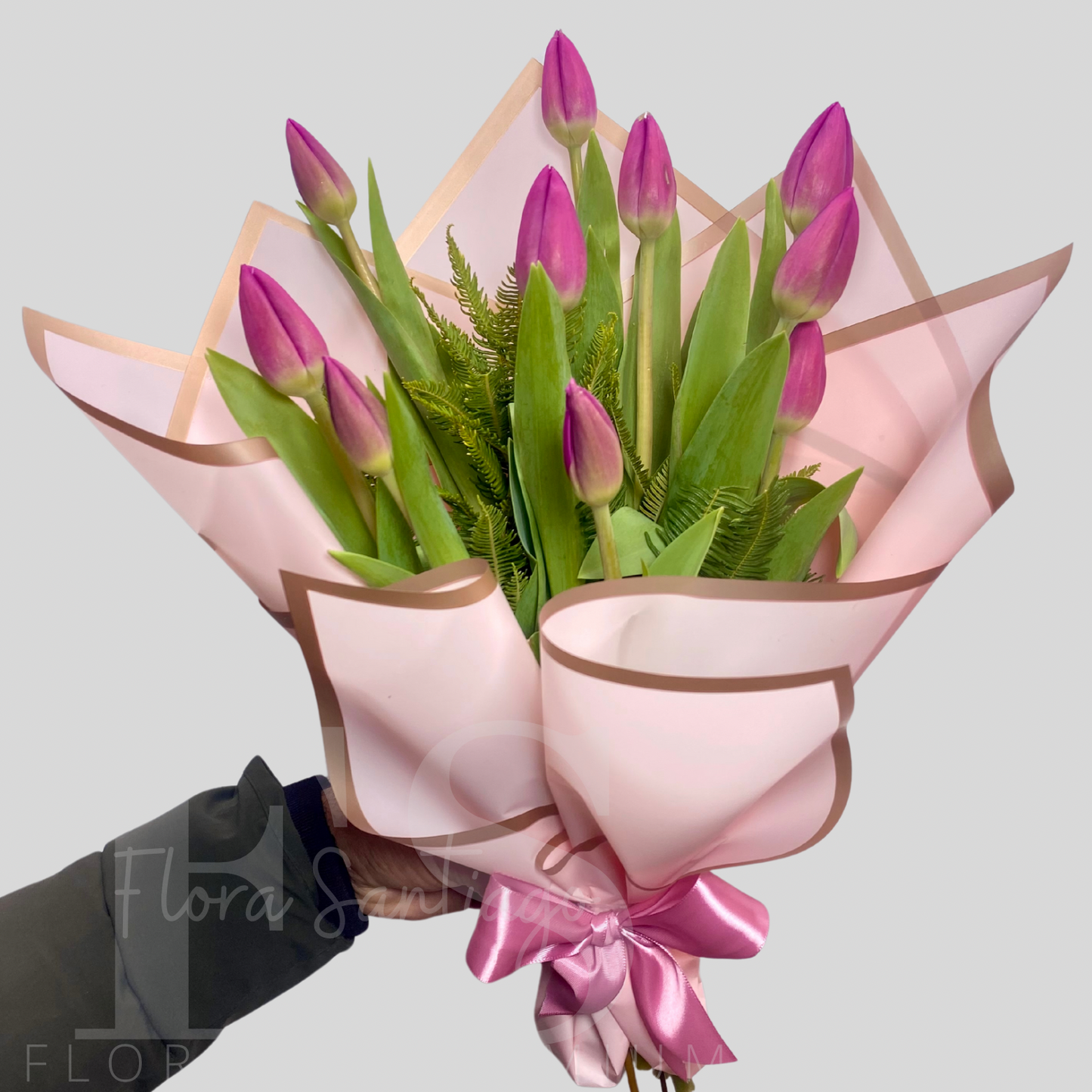 10 Tulipanes ramo envuelto