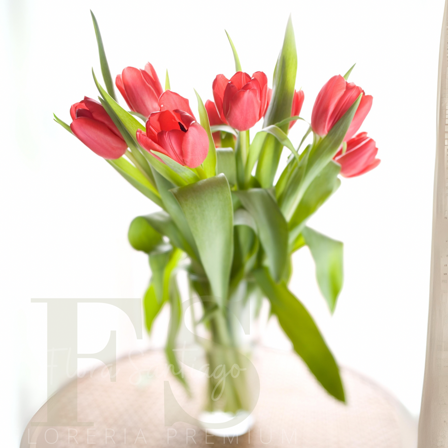 Florero de 10 Tulipanes envía flores a domicilio