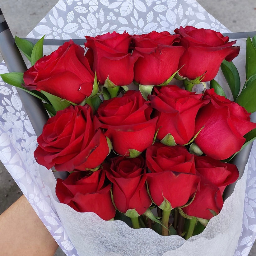 Ramo de 12 rosas rojas