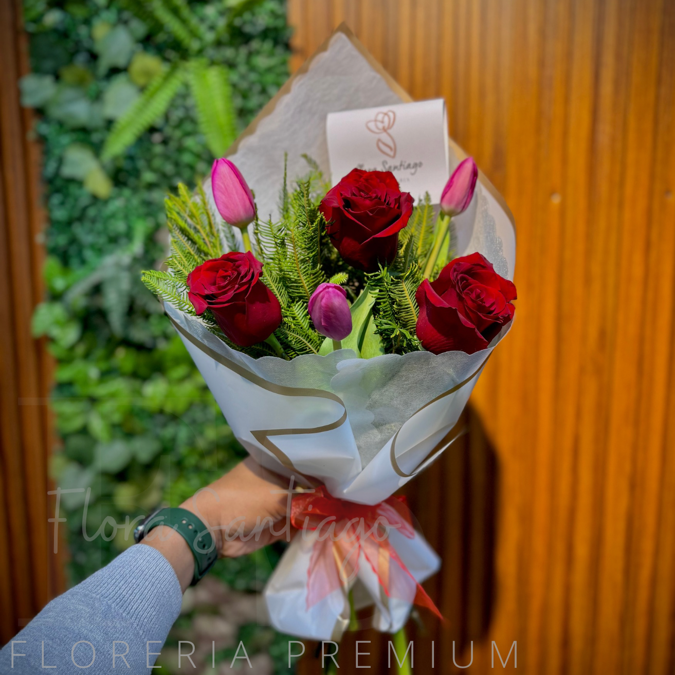 Ramo 3 rosas y 3 tulipanes