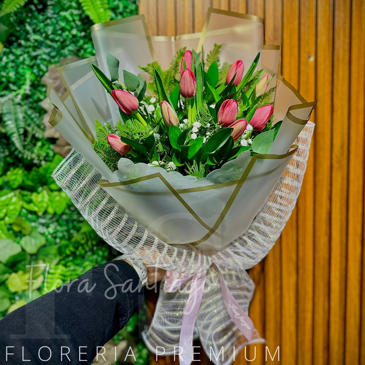 Ramo con tulipanes