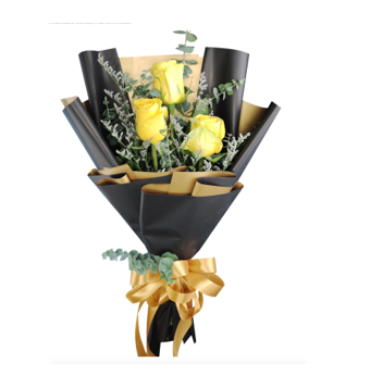 ELEGANTE RAMO DE 3 ROSAS AMARILLAS EN PAPEL NEGRO
