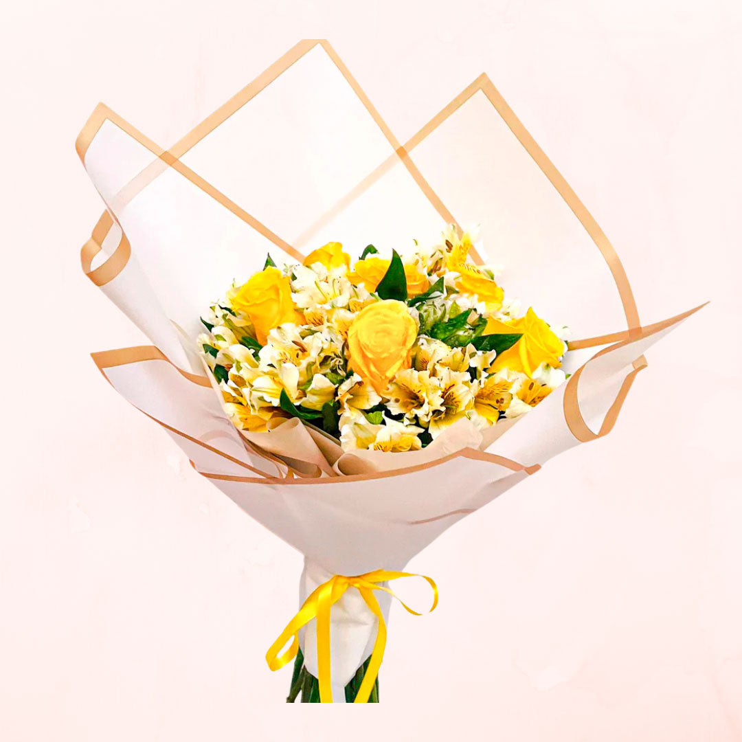 Ramo de 5 Rosas Amarillas con Astromelias