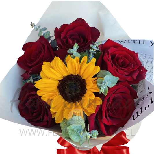 Ramo de 5 rosas rojas y 1 girasol en el centro