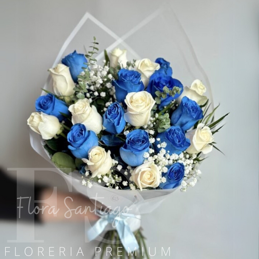 Ramo de 10 rosas azules y 10 rosas blancas