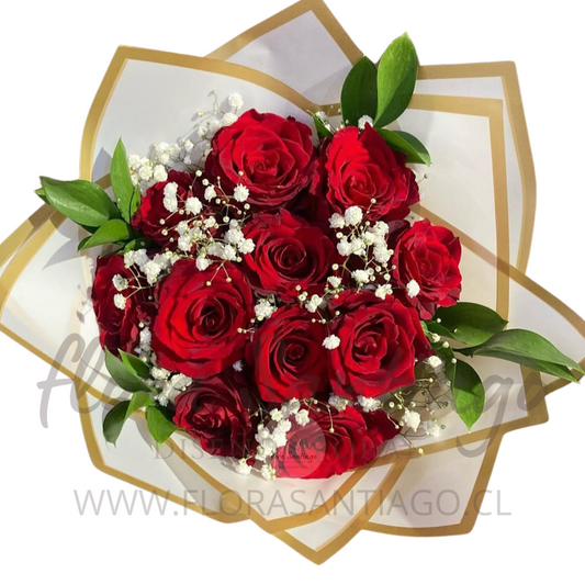 Ramo de 10 rosas rojas envueltas para regalo