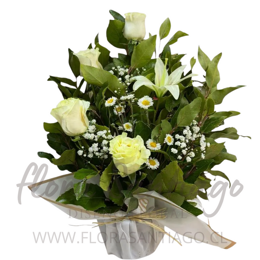 Arreglo de 4 rosas blancas y lirio blanco