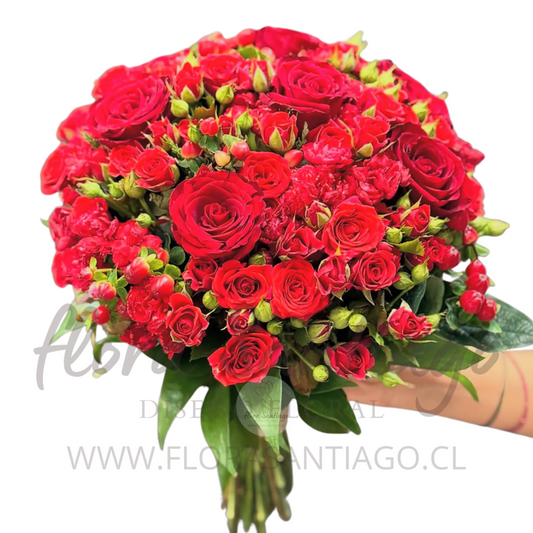 Ramo de mini Rosa roja e Hypericum