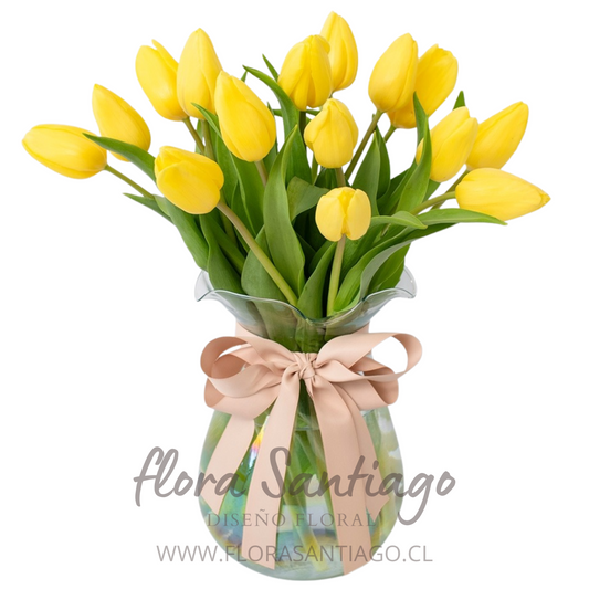 Florero con 10 tulipanes amarillos