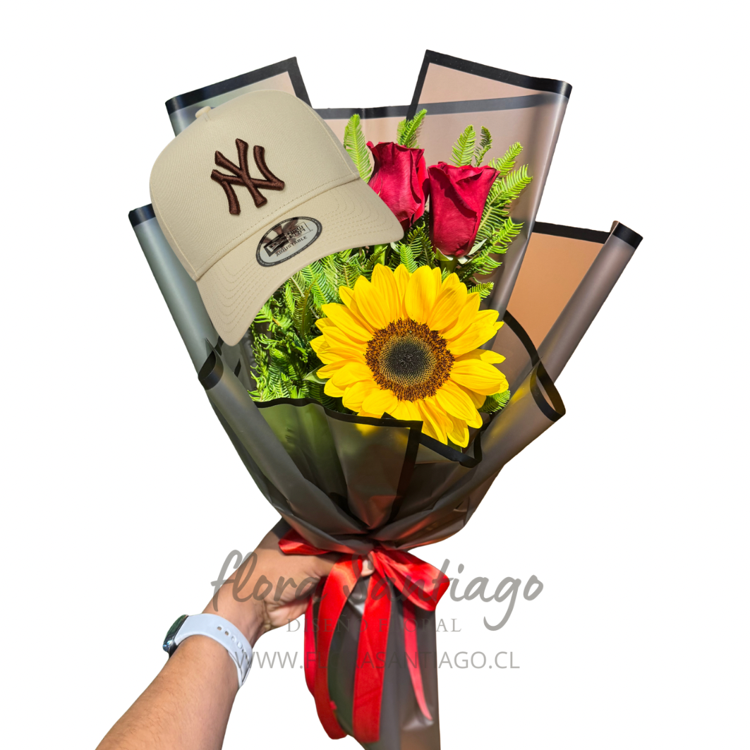 Arreglo para hombre con 3 rosas y un girasol mas gorra original