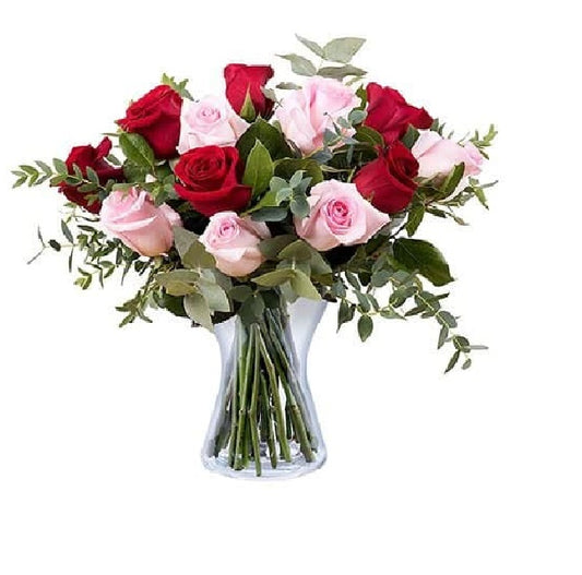 FLORERO DE 12 ROSAS IMPORTADAS