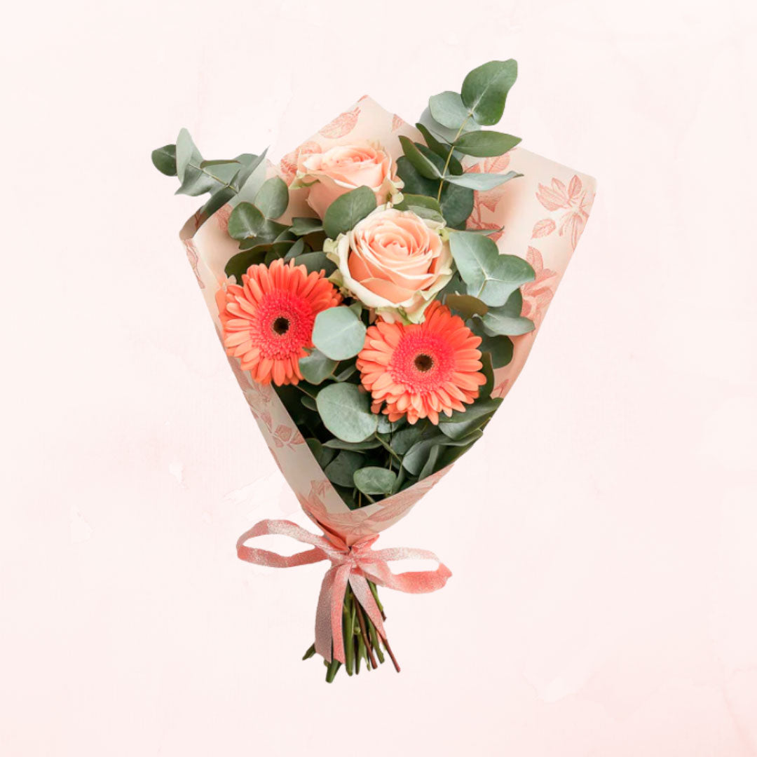Ramo de 2 Gerberas y 3 Rosas tono naranja